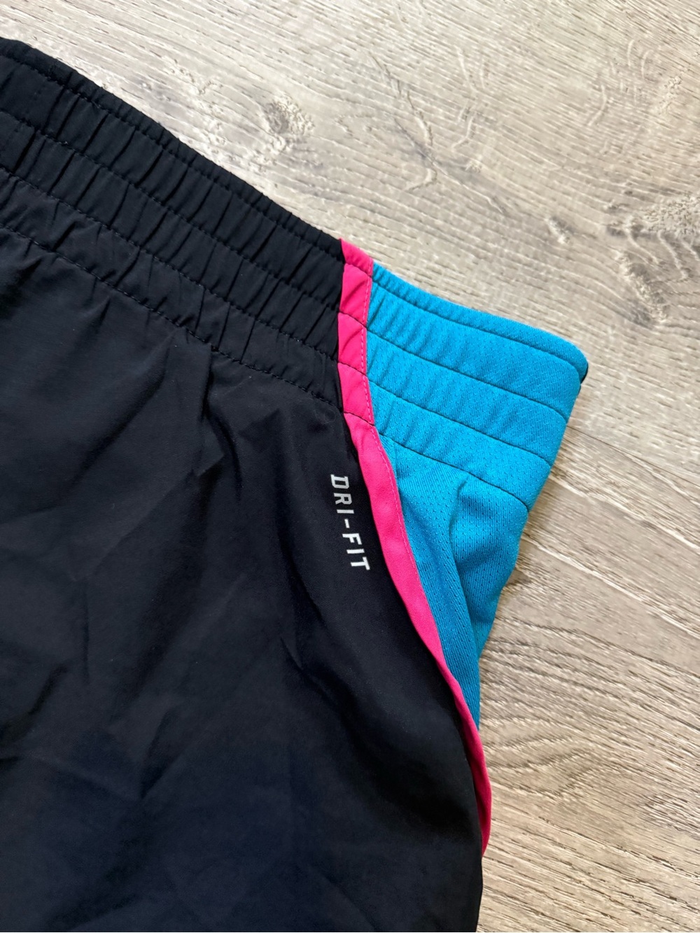 •NIKE• RUNNING SHORTS - Picture 5 of 7